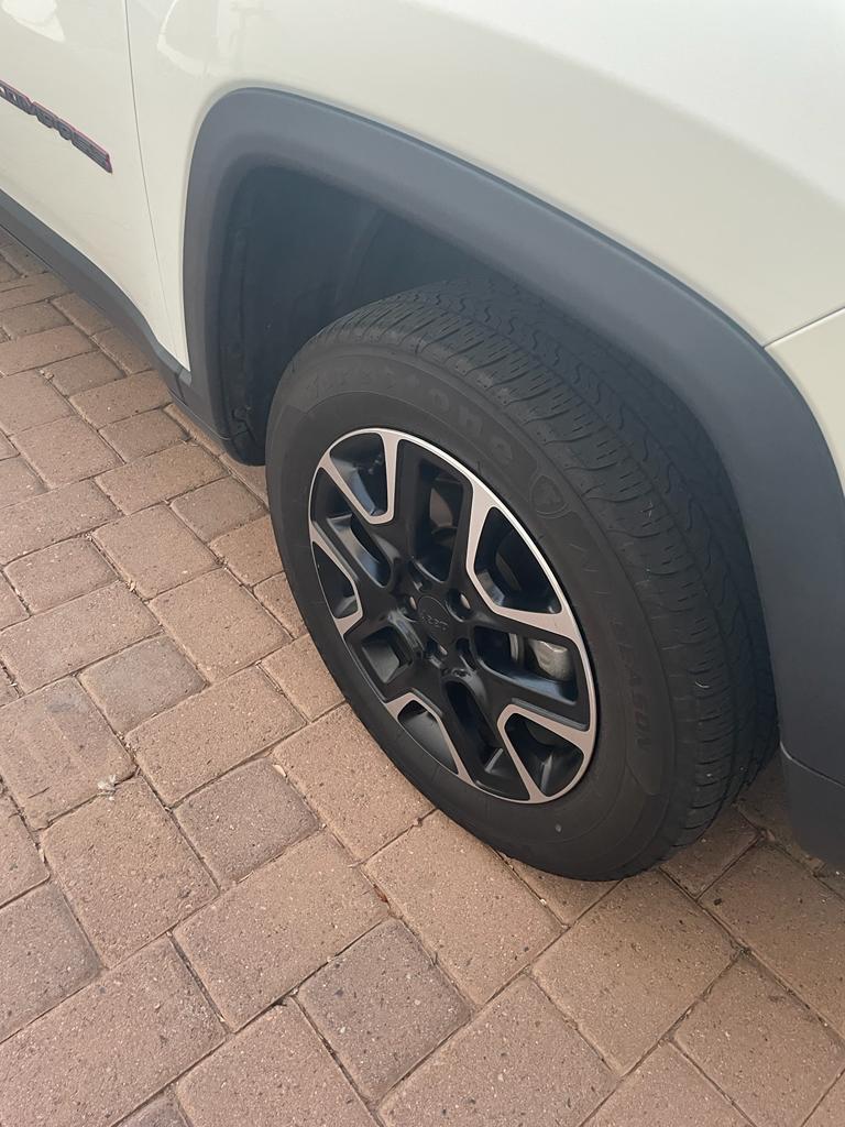 Used 2019 Jeep Compass Trailhawk AWD/4WD image 14