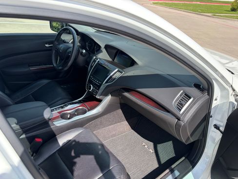 Used 2015 Acura TLX V6 w/ Technology Package FWD image 14