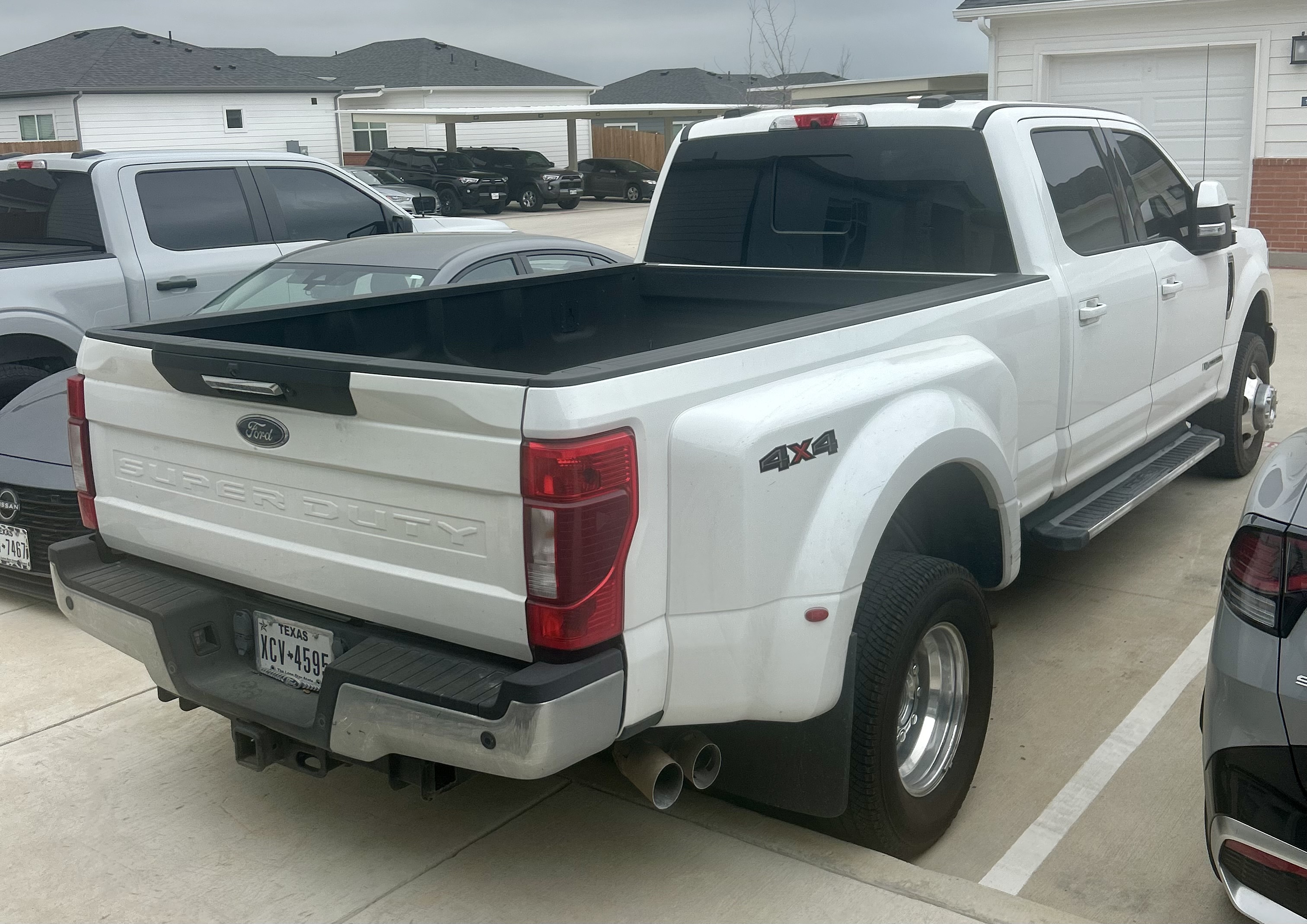 Used 2021 Ford F350 Lariat w/ Lariat Value Package AWD/4WD image 5