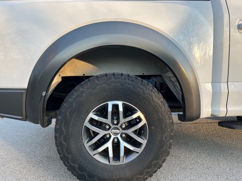 Used 2018 Ford F150 Raptor w/ Equipment Group 802A Luxury image 13