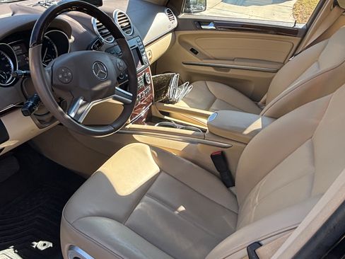 Used 2011 Mercedes-Benz GL 450 4MATIC image 6