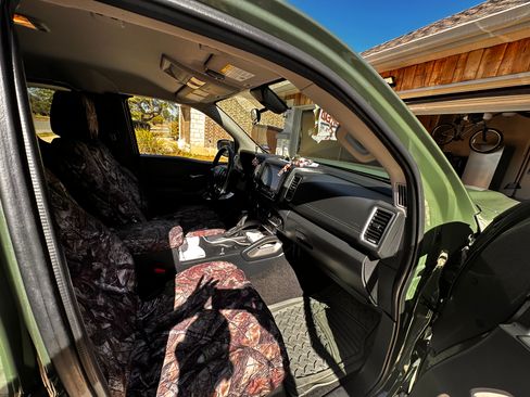 Used 2022 Nissan Frontier SV image 15