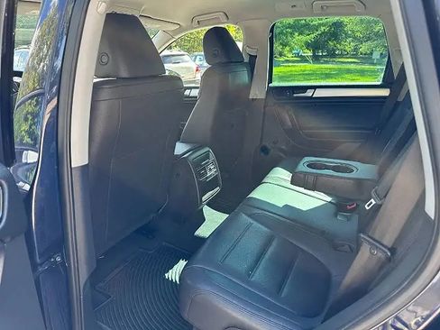 Used 2012 Volkswagen Touareg Sport AWD/4WD image 19