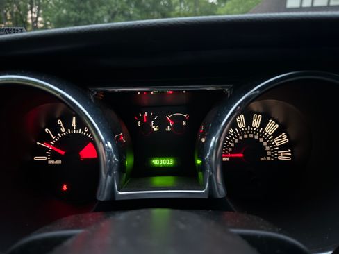 Used 2005 Ford Mustang GT RWD image 12