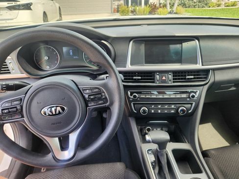 Used 2018 Kia Optima LX image 16