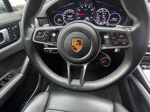 Used 2021 Porsche Cayenne Coupe image 14