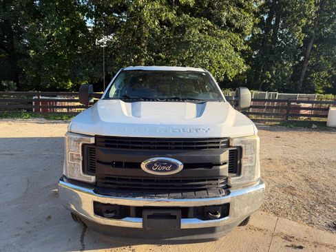 Used 2017 Ford F250 XL w/ XL Value Package AWD/4WD image 2