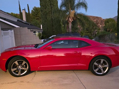 Used 2010 Chevrolet Camaro LT w/ RS Package RWD image 5