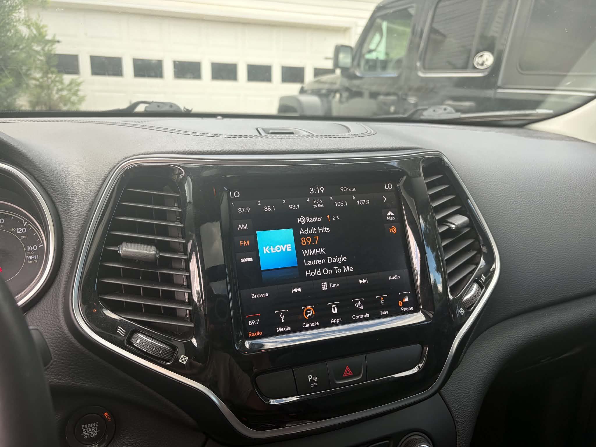 Used 2019 Jeep Cherokee Limited AWD/4WD image 10