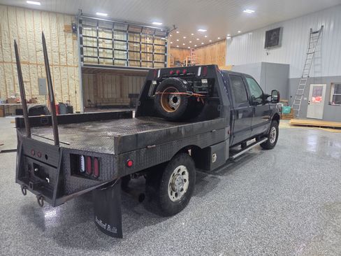 Used 2006 Ford F250 XLT image 9