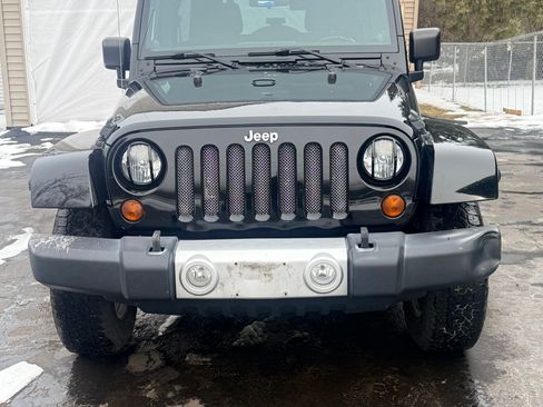 Used 2012 Jeep Wrangler Unlimited Sahara w/ Dual Top Group image 5