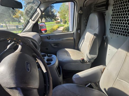 Used 2005 Ford E-250 and Econoline 250 image 10