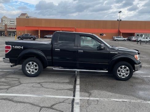 Used 2013 Ford F150 XLT w/ Luxury Equipment Group image 2