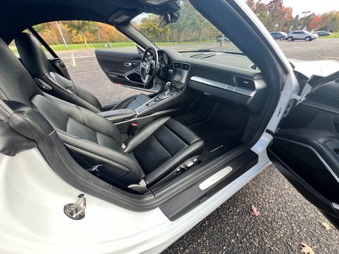 Used 2017 Porsche 911 Carrera image 11