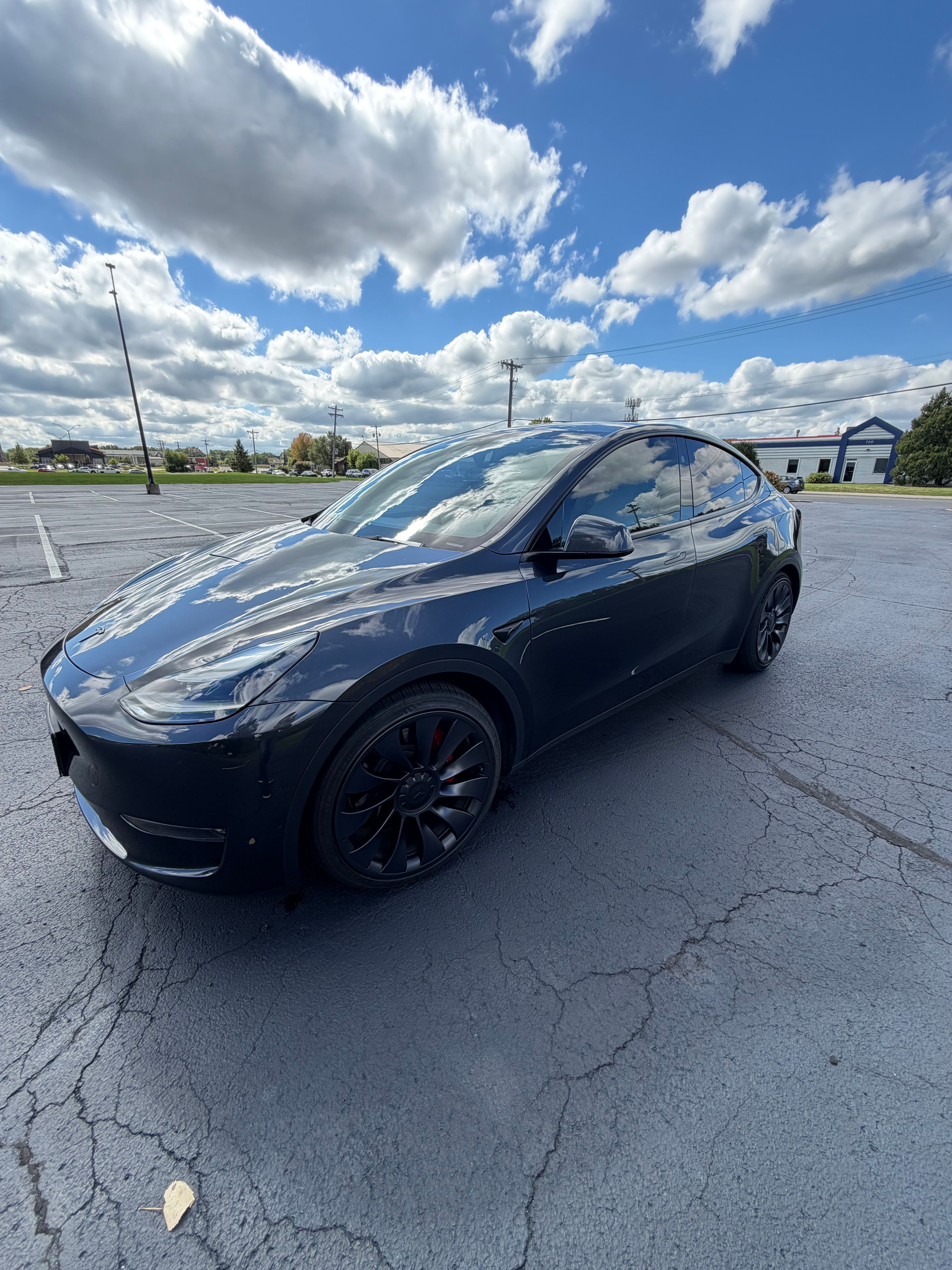 Used 2024 Tesla Model Y Performance AWD/4WD image 31