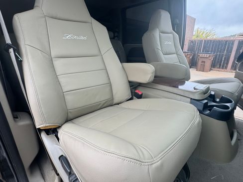 Used 2005 Ford Excursion Limited image 12