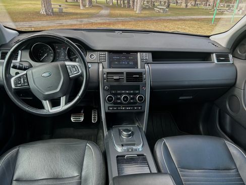 Used 2018 Land Rover Discovery Sport HSE Luxury image 6
