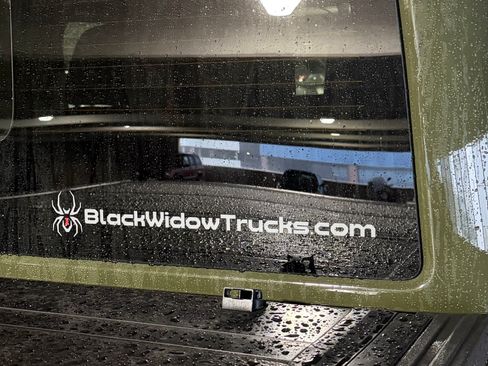 Used 2022 Jeep Gladiator Overland w/ Cold Weather Group image 15