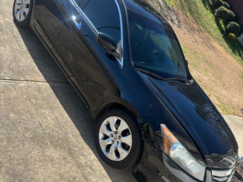 Used 2011 Honda Accord EX-L image 8