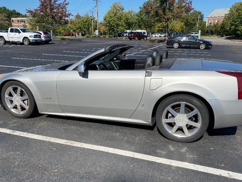 Used 2006 Cadillac XLR RWD image 1