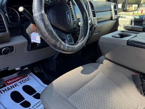 Used 2020 Ford F250 XLT image 8