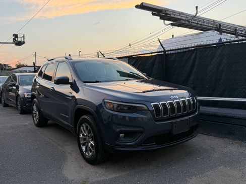 Used 2020 Jeep Cherokee Latitude Plus AWD/4WD image 14