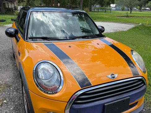 Used 2016 MINI Cooper 4-Door Hardtop FWD image 1