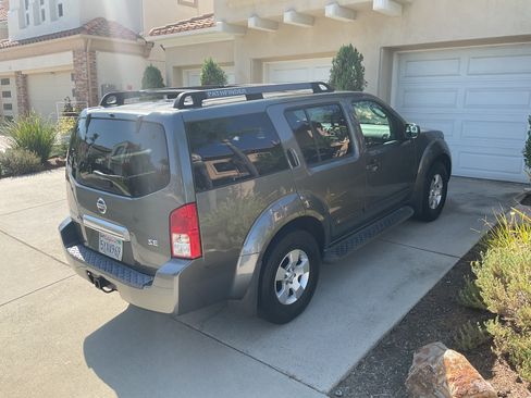 Used 2007 Nissan Pathfinder SE w/ SE Premium Pkg RWD image 4