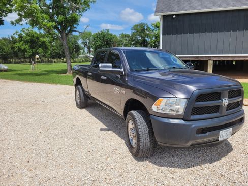 Used 2017 RAM 2500 Tradesman w/ Popular Equipment Group AWD/4WD image 4