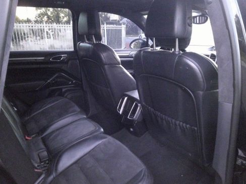 Used 2014 Porsche Cayenne GTS AWD/4WD image 12