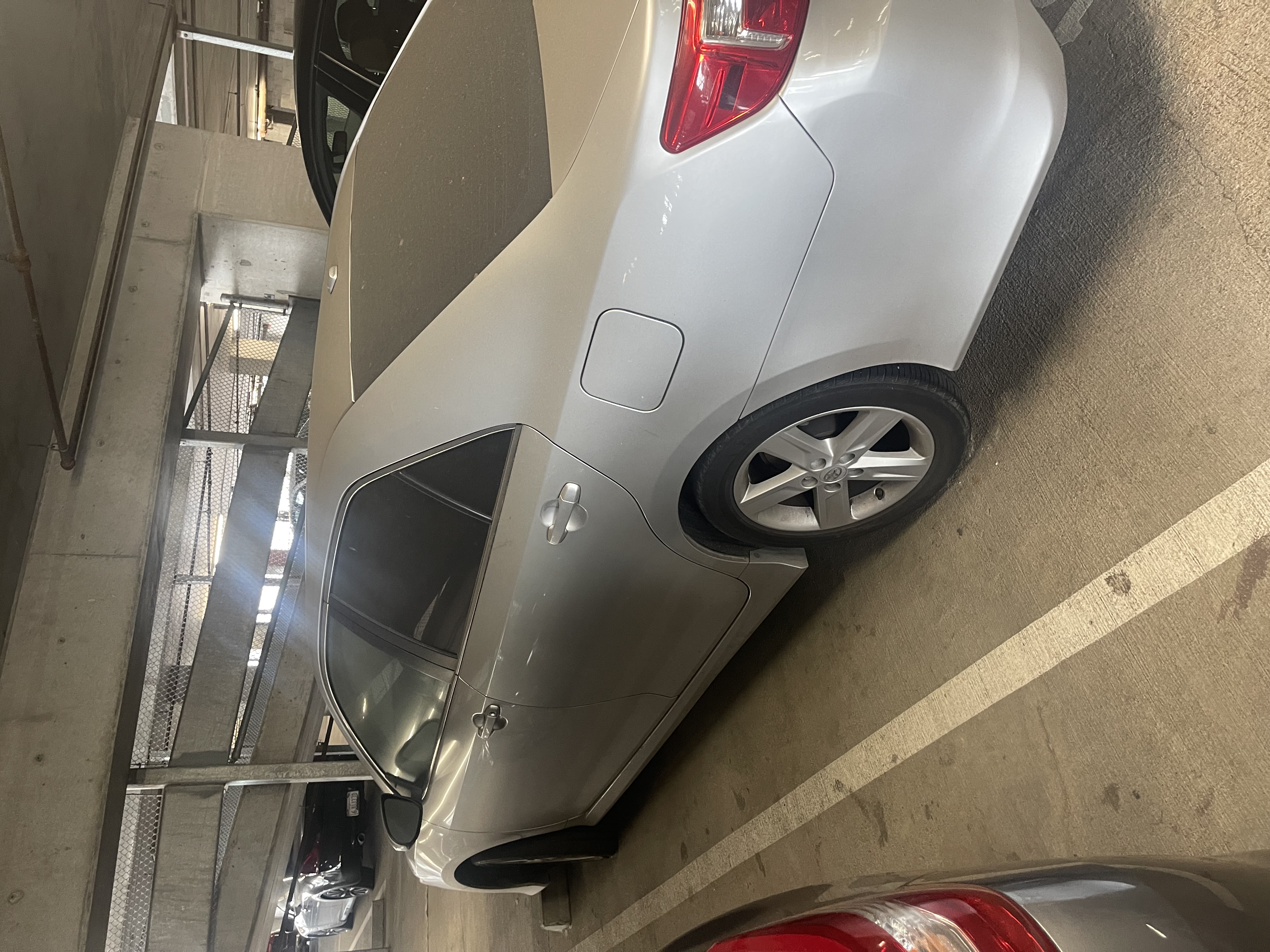 Used 2014 Toyota Camry SE w/ Moonroof Package FWD image 14