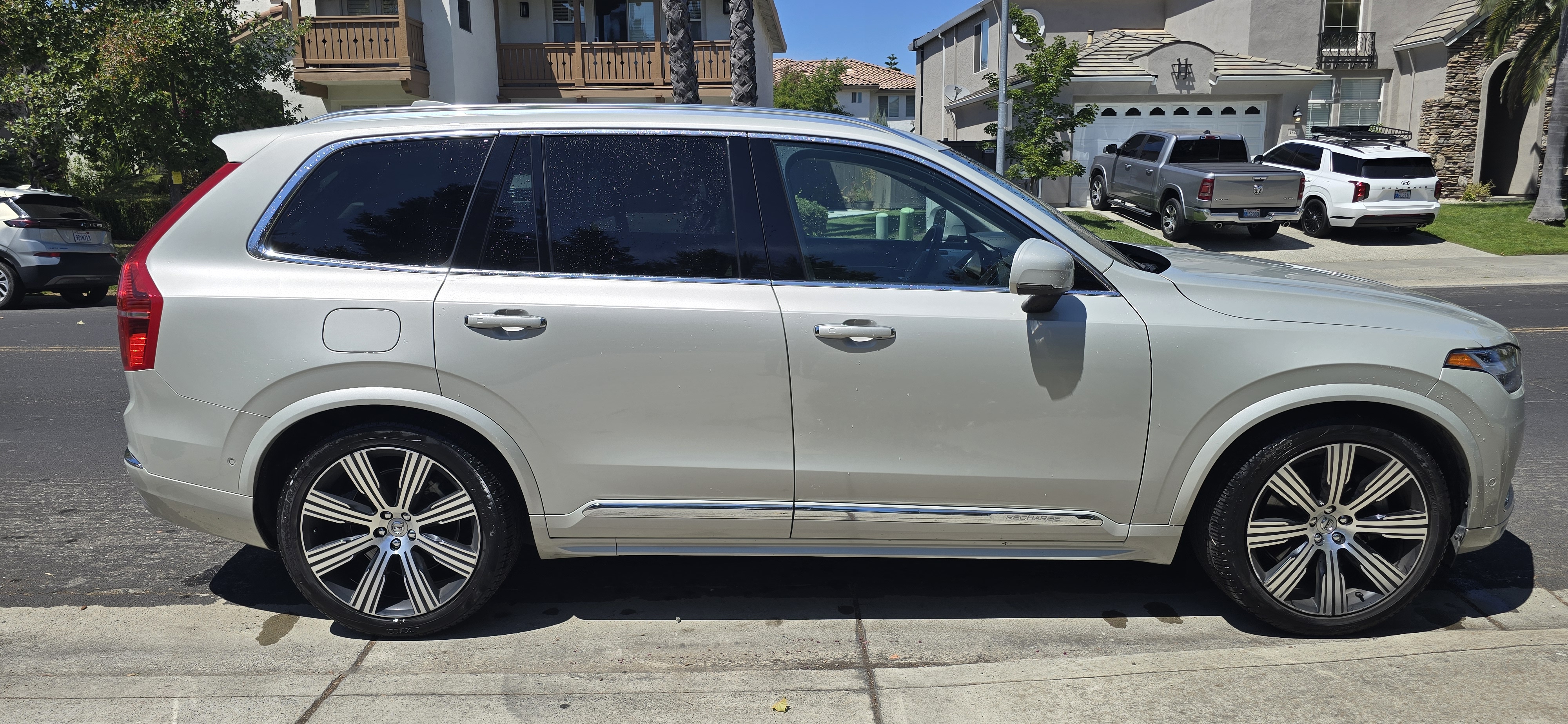 Used 2022 Volvo XC90 T8 Inscription AWD/4WD image 2