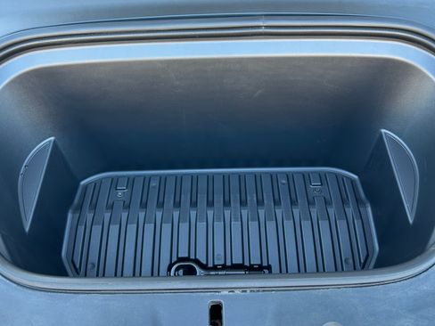 Used 2023 Tesla Model Y Long Range image 17