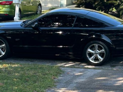 Used 2006 Ford Mustang GT Premium image 2