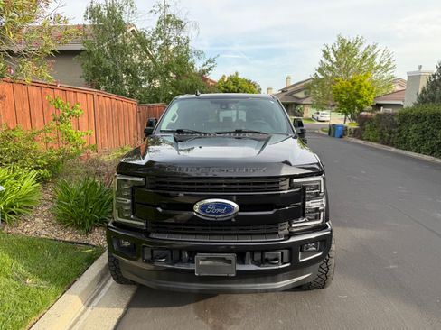 Used 2019 Ford F250 Lariat w/ Lariat Ultimate Package AWD/4WD image 10