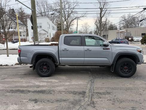 Used 2017 Toyota Tacoma TRD Pro image 9