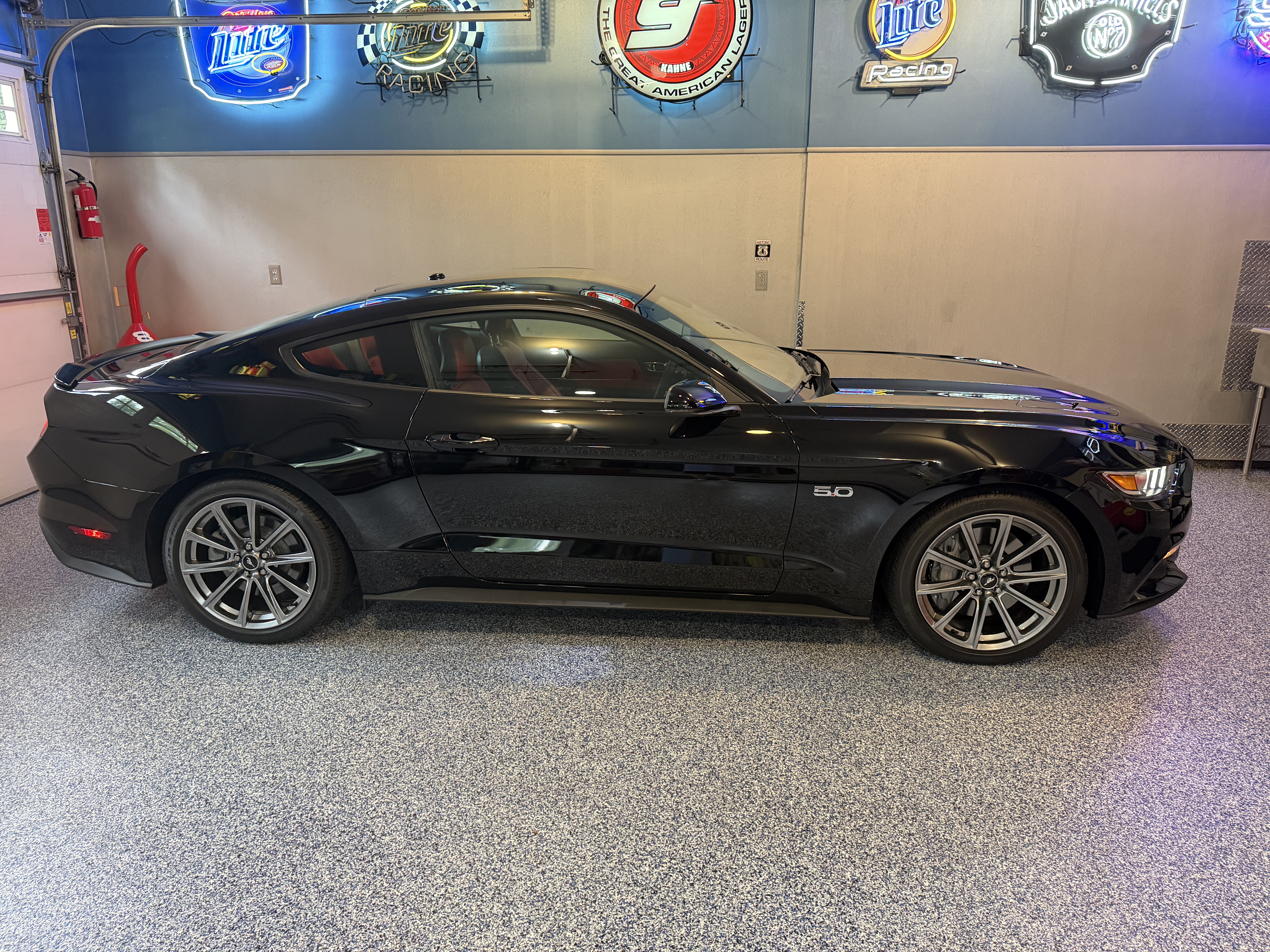 Used 2016 Ford Mustang GT Premium w/ Equipment Group 401A RWD image 1