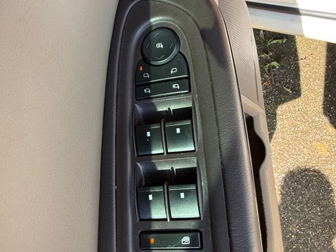 Used 2015 GMC Acadia Denali FWD image 16