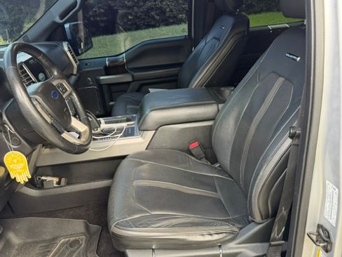 Used 2016 Ford F150 Platinum w/ Equipment Group 701A Luxury AWD/4WD image 6
