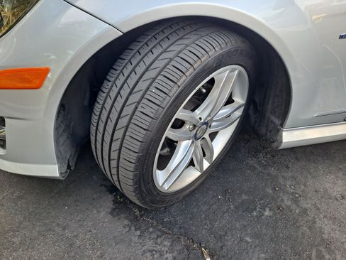 Used 2012 Mercedes-Benz C 250 Sedan image 24