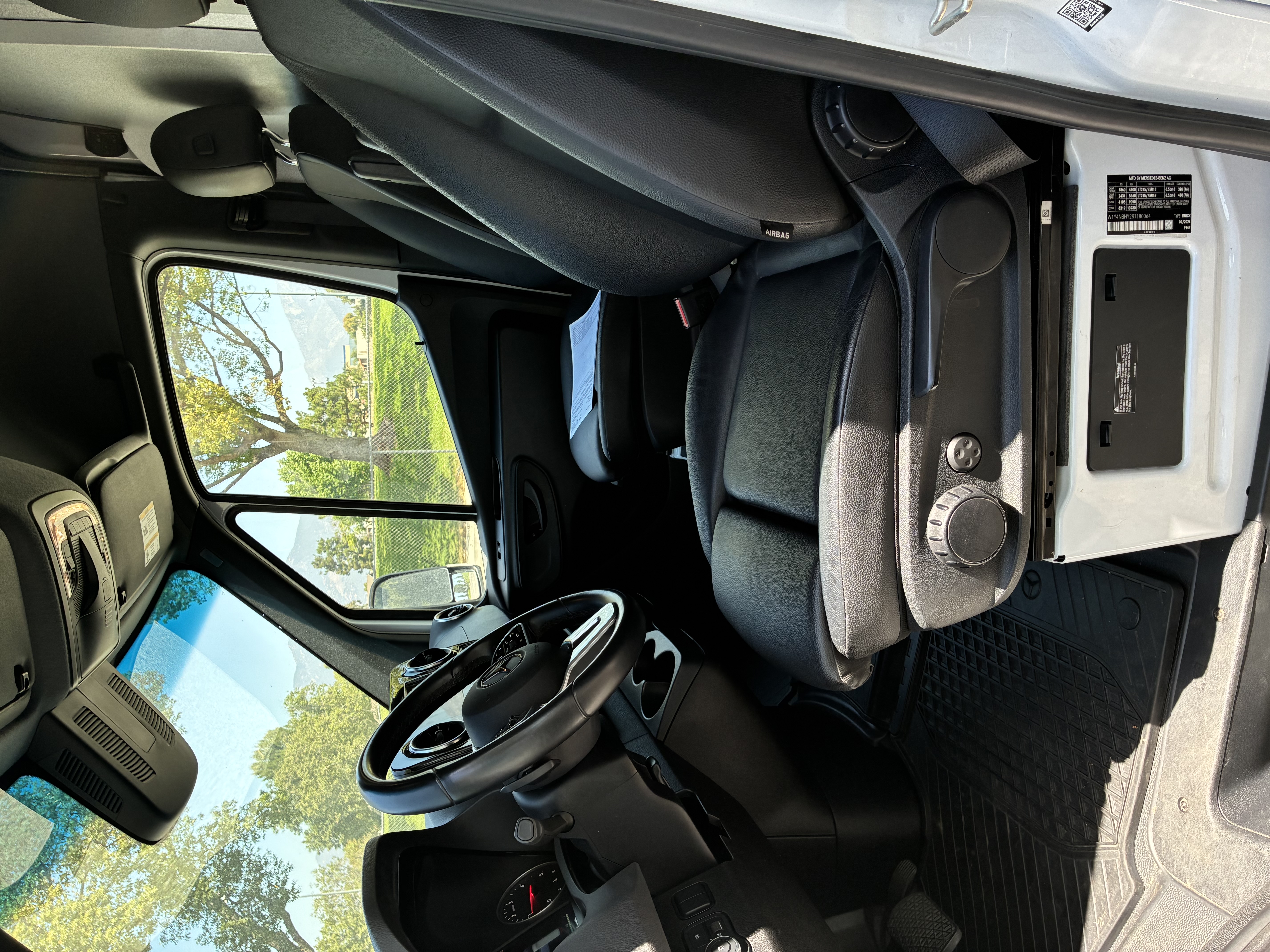 Used 2024 Mercedes-Benz Sprinter 2500 image 12