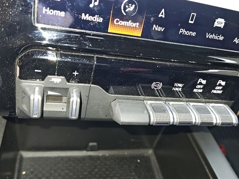 Used 2022 RAM 3500 Laramie w/ Safety Group B image 28