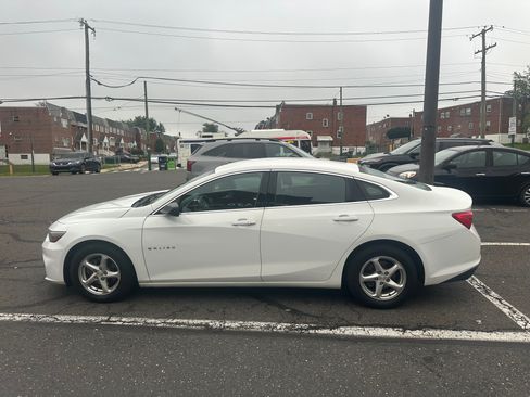 Used 2017 Chevrolet Malibu LS FWD image 5
