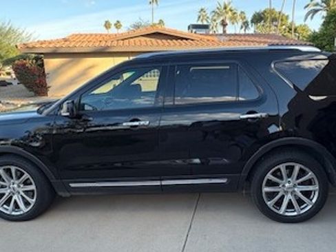 Used 2016 Ford Explorer Limited image 2