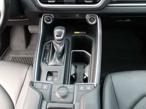 Used 2024 Toyota Grand Highlander AWD Hybrid image 10