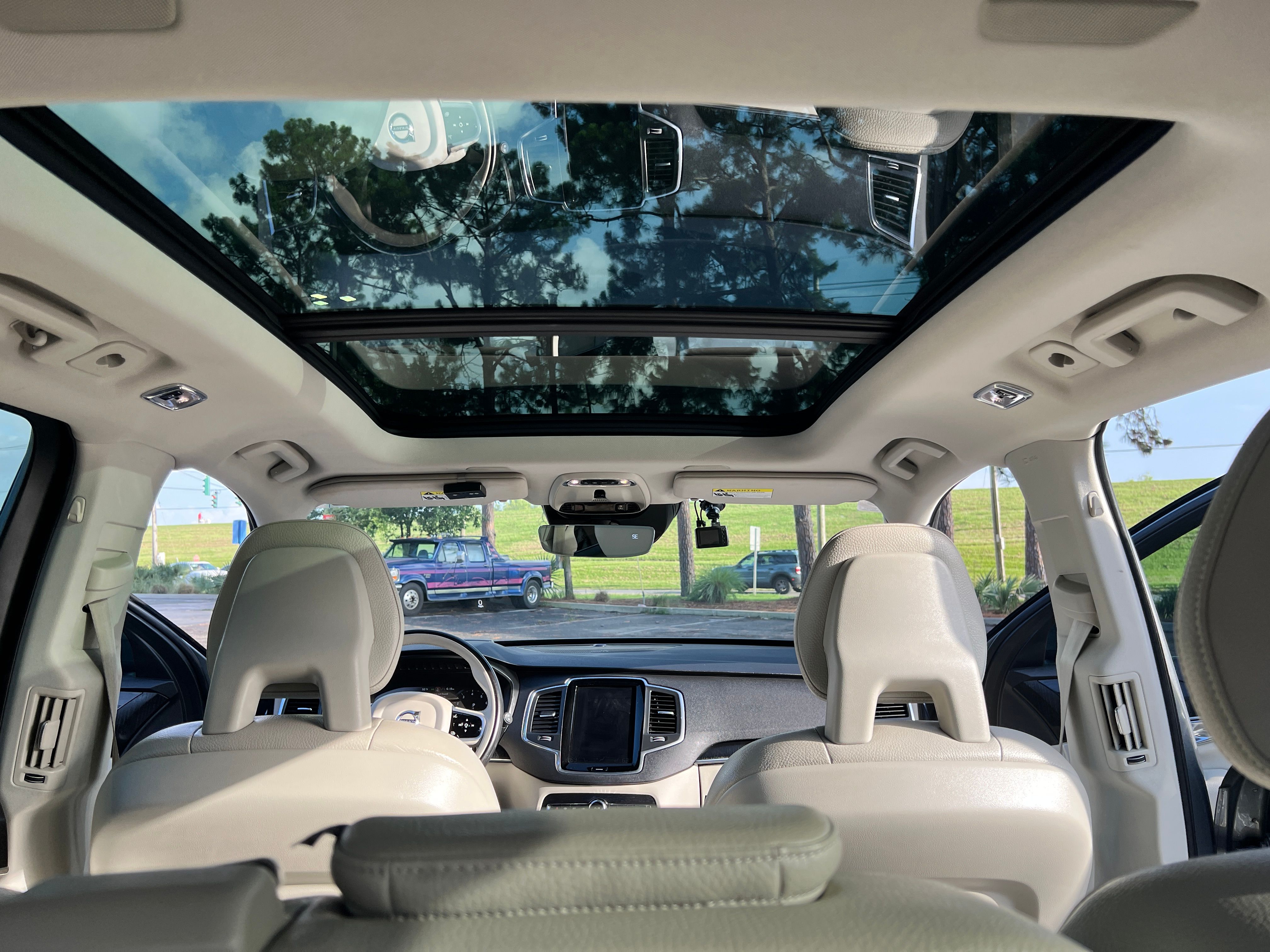 Used 2020 Volvo XC90 T5 Momentum w/ Protection Package Premier FWD image 23
