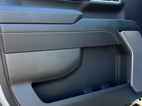 Used 2024 GMC Sierra 3500 Denali w/ Denali Reserve Package image 20