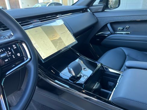 Used 2025 Land Rover Range Rover Sport Dynamic SE image 25