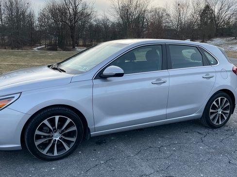 Used 2018 Hyundai Elantra GT w/ Style Package 02 image 18