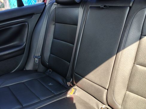 Used 2010 Volkswagen Jetta Wolfsburg Edition image 16